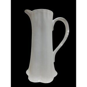 Kaldun Bogle Y2K White Ceramic Creamer Syrup Pitcher Vase Scallop Base Molded Ha
